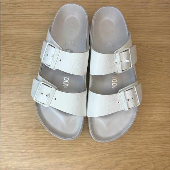Birkenstock Shoes - Birkenstock White Slip-On Sandals Woman’s 6 VGUC